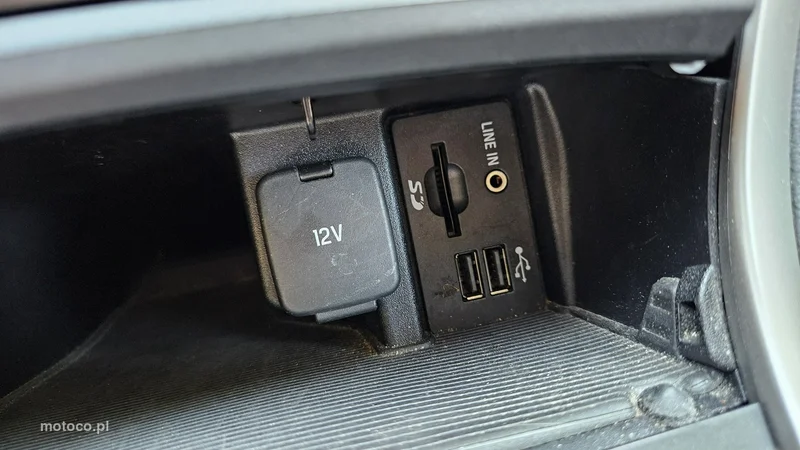 Ford S-Max II 25