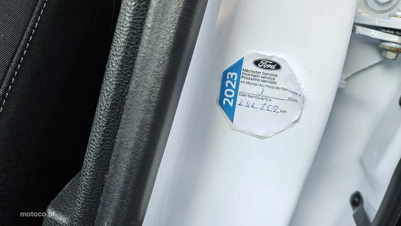 Ford S-Max II 26