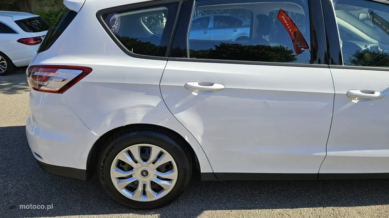 Ford S-Max II 28