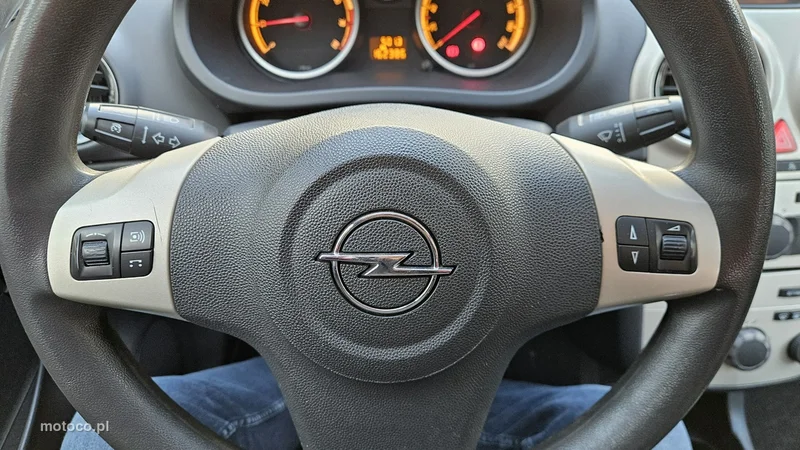 Opel Corsa D 24