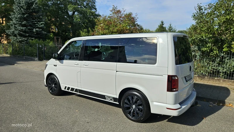 Volkswagen Multivan 12