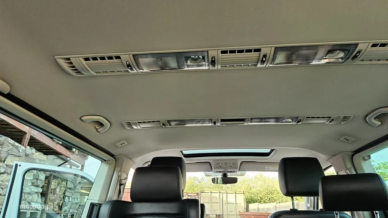 Volkswagen Multivan 34