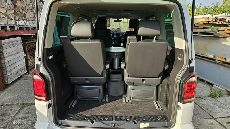 Volkswagen Multivan 36