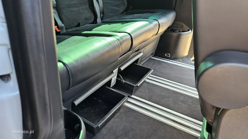 Volkswagen Multivan 38