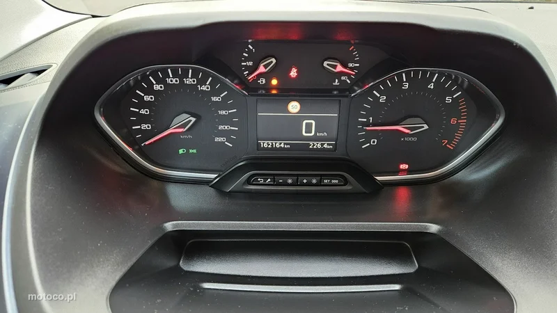Peugeot Rifter 17