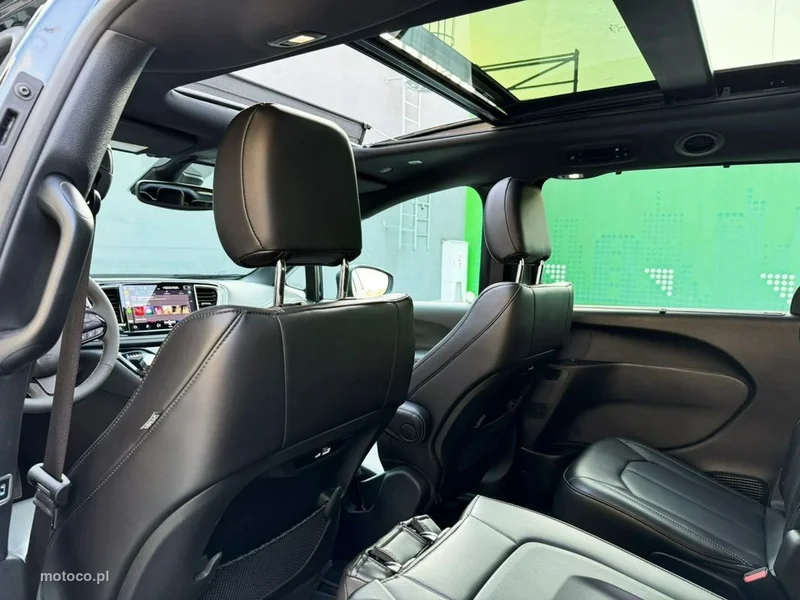 Chrysler Pacifica 13