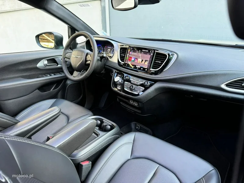 Chrysler Pacifica 15