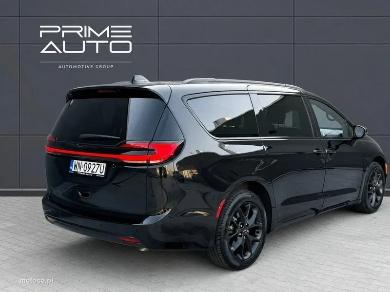 Chrysler Pacifica 3