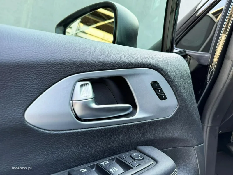 Chrysler Pacifica 21