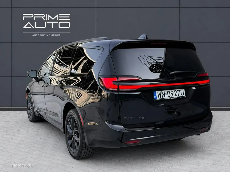 Chrysler Pacifica 8