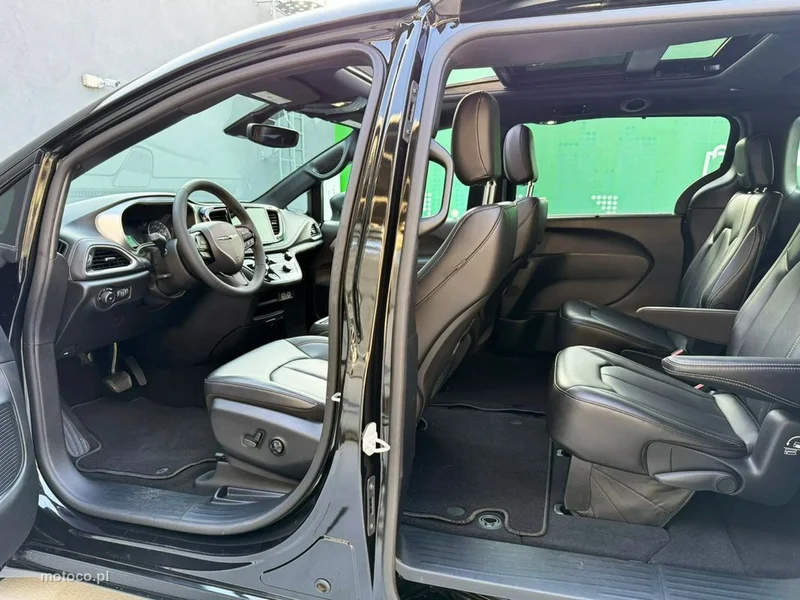 Chrysler Pacifica 10