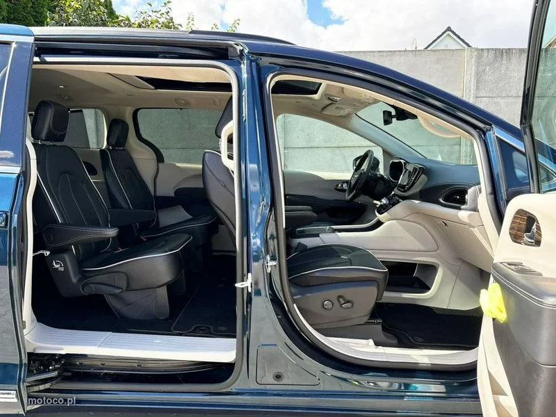 Chrysler Pacifica 14
