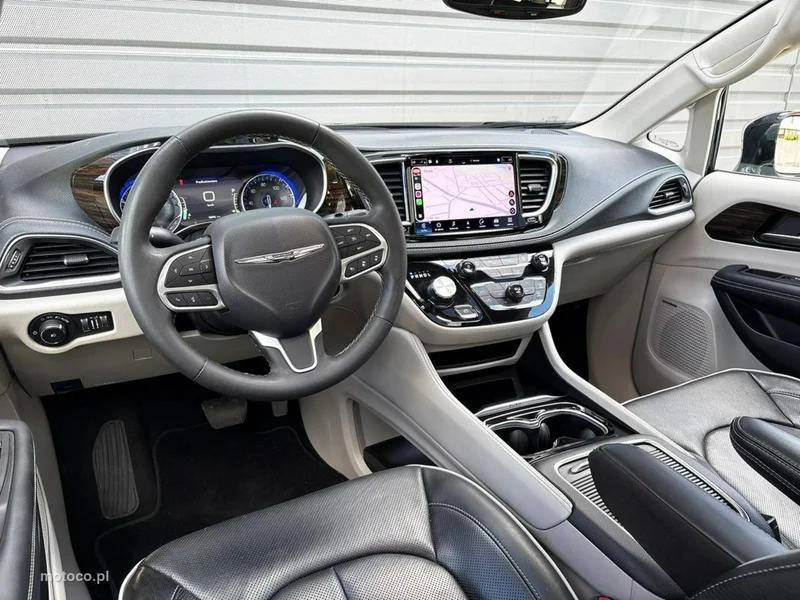 Chrysler Pacifica 17