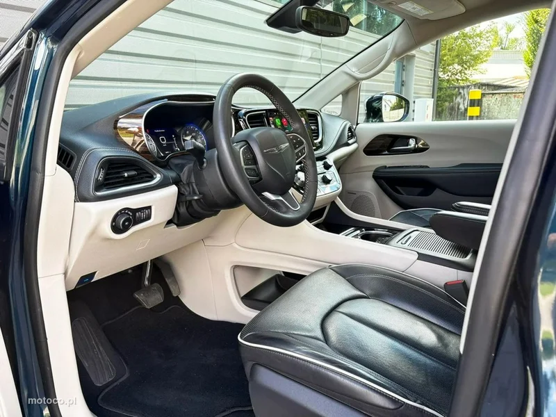 Chrysler Pacifica 27