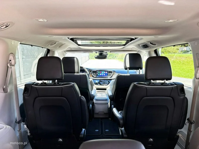 Chrysler Pacifica 30