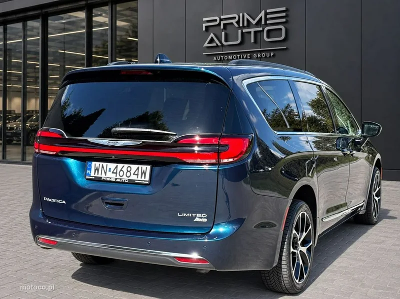 Chrysler Pacifica 9