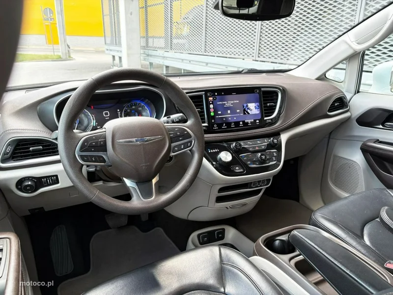 Chrysler Pacifica 14