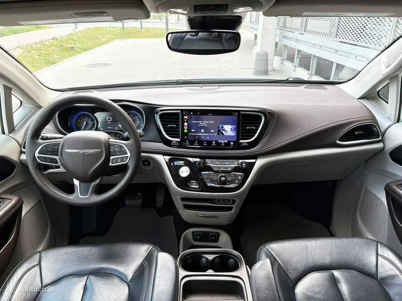 Chrysler Pacifica 17
