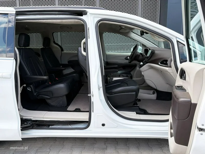 Chrysler Pacifica 20