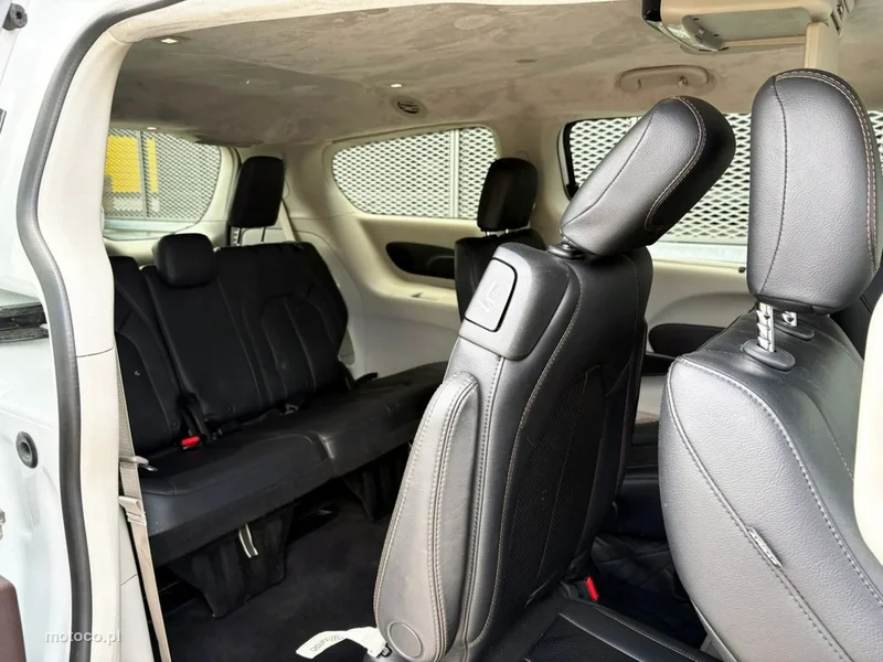 Chrysler Pacifica 22