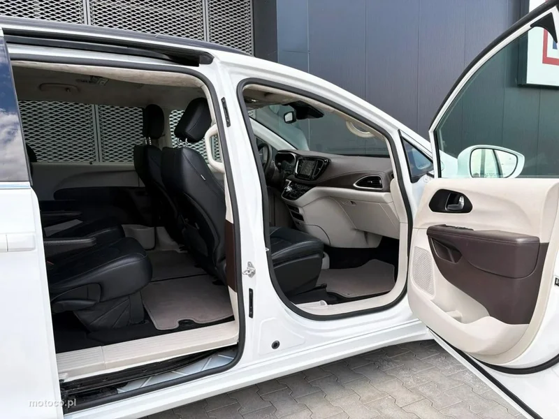 Chrysler Pacifica 23