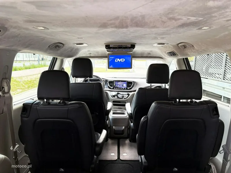 Chrysler Pacifica 24