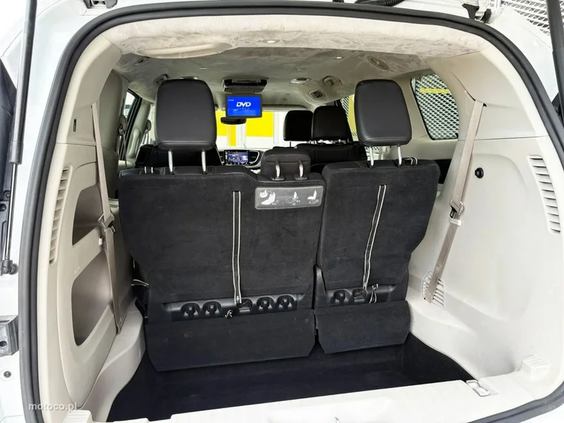 Chrysler Pacifica 25