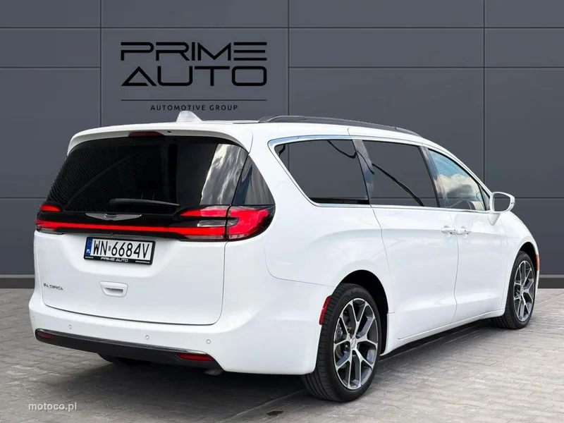 Chrysler Pacifica 10
