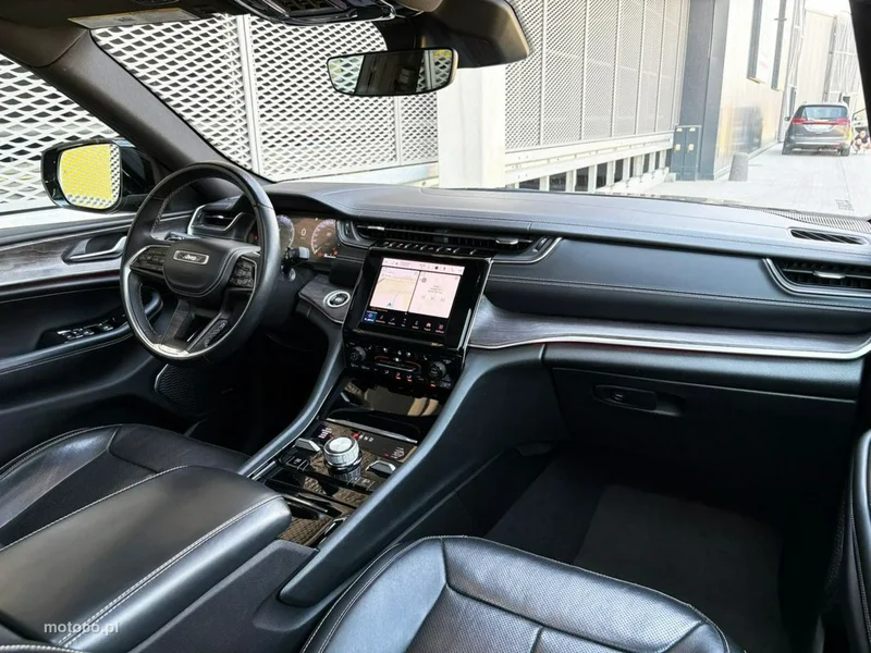 Jeep Grand Cherokee 19