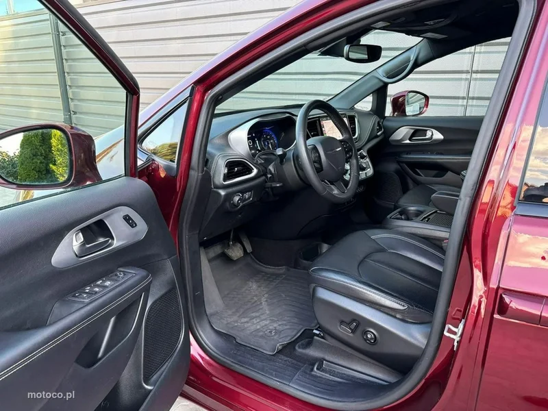 Chrysler Pacifica 16