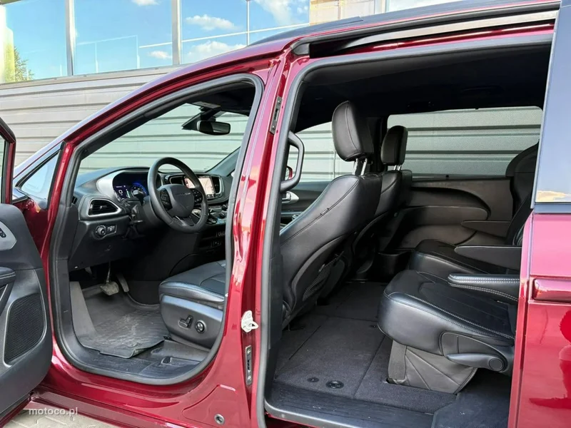 Chrysler Pacifica 17