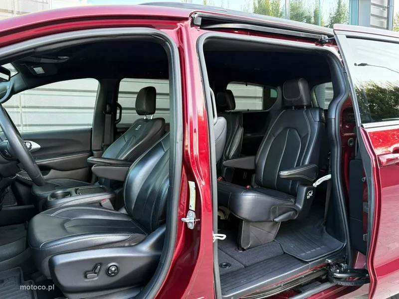 Chrysler Pacifica 18
