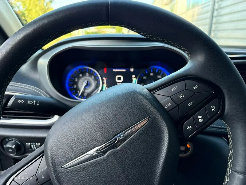 Chrysler Pacifica 24