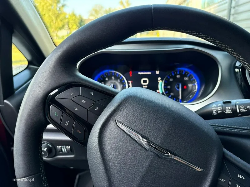 Chrysler Pacifica 25