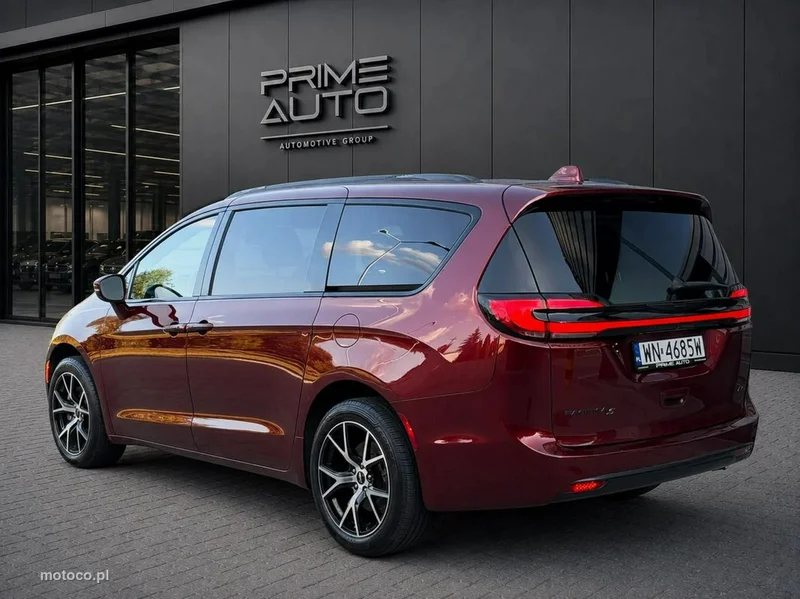 Chrysler Pacifica 5