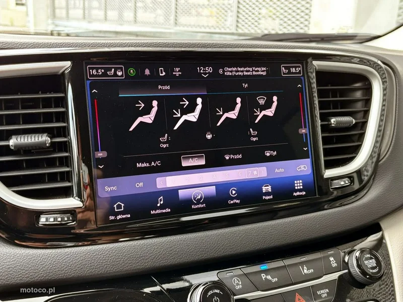 Chrysler Pacifica 25