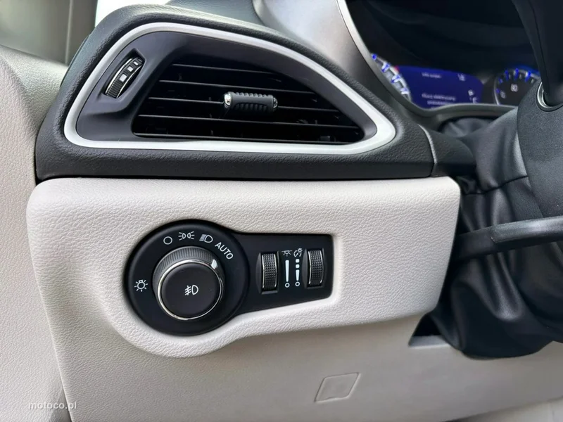 Chrysler Pacifica 28