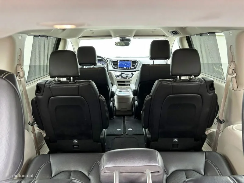 Chrysler Pacifica 15