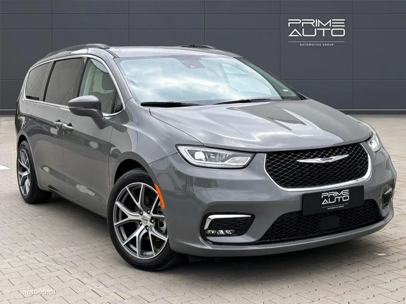 Chrysler Pacifica 3