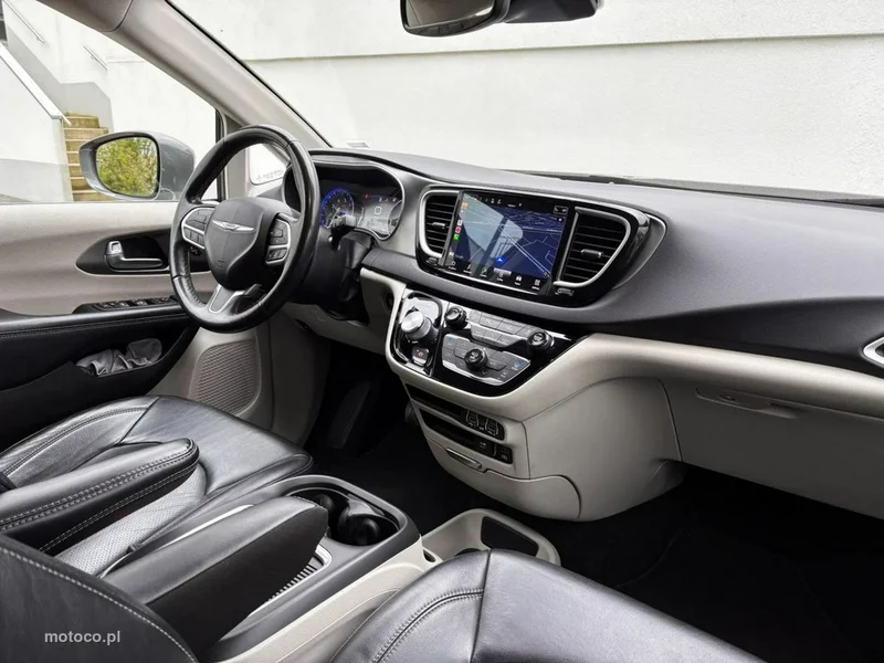 Chrysler Pacifica 21