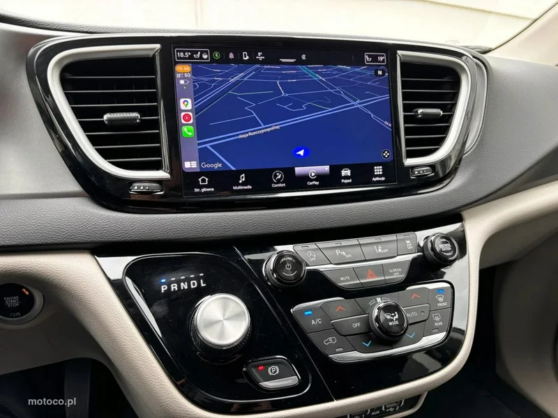 Chrysler Pacifica 24
