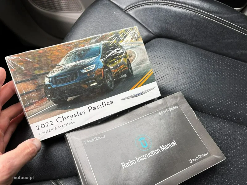 Chrysler Pacifica 35