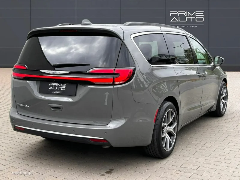 Chrysler Pacifica 5
