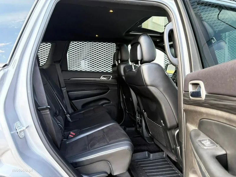 Jeep Grand Cherokee 14