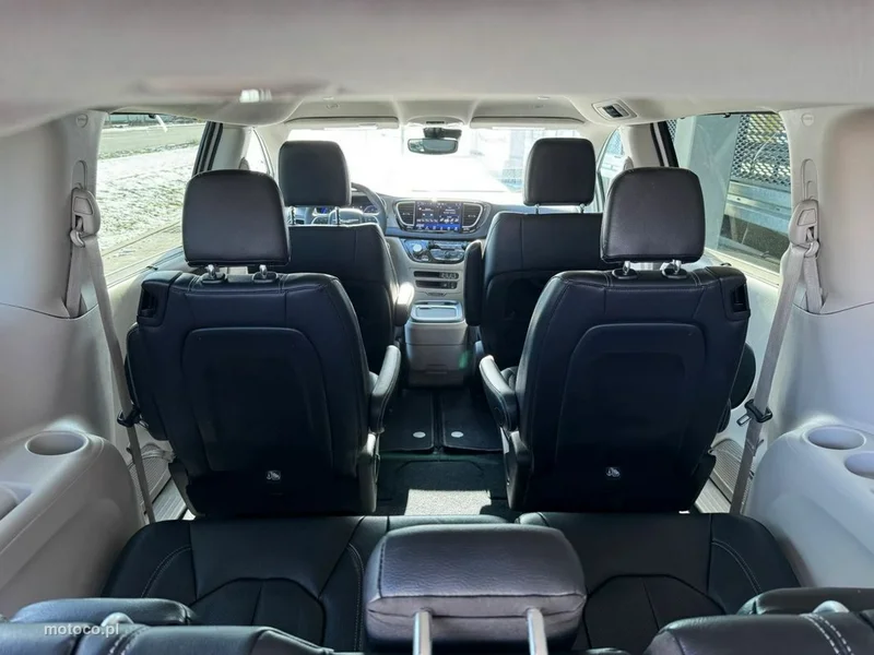 Chrysler Pacifica 17
