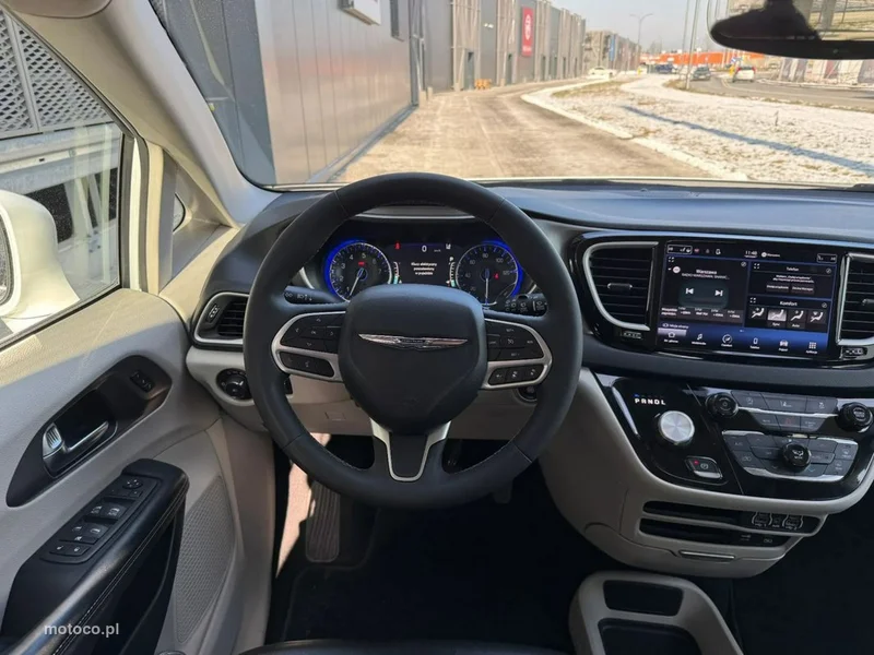 Chrysler Pacifica 18