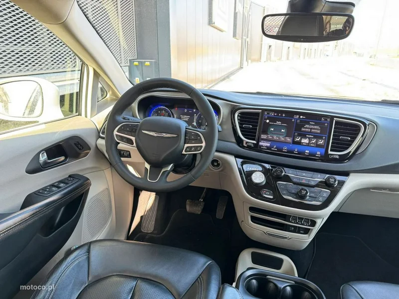 Chrysler Pacifica 23