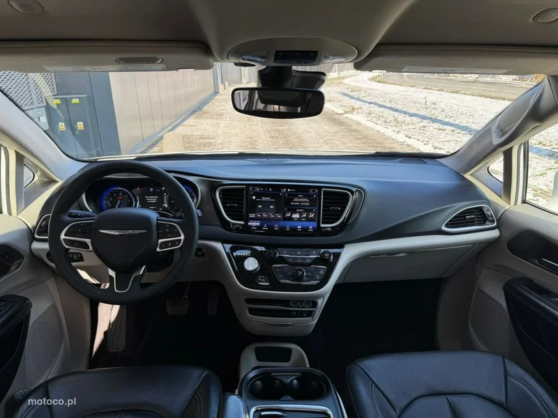 Chrysler Pacifica 28