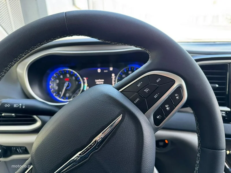 Chrysler Pacifica 35