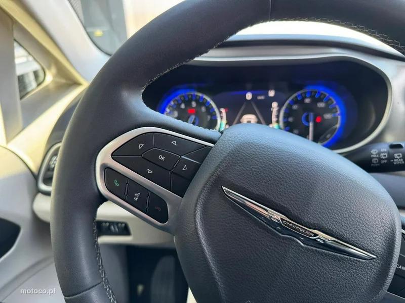 Chrysler Pacifica 36